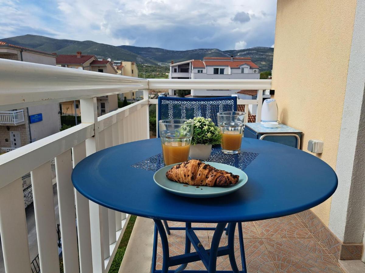 Nice Small Apartment With A Sea View Kastela Luaran gambar